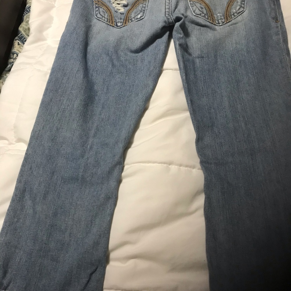 Hollister distressed crop jeans